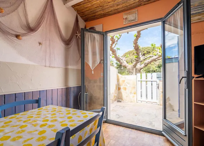 Maison Fleurynes Ferienhaus *